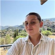 Profesora de inglés que imparte clases a niños/as de todas las edades y cursos